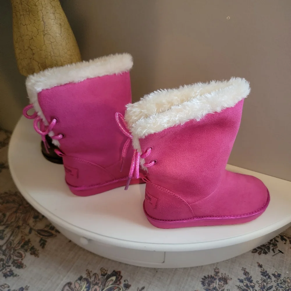 CLEARANCE ~ Last Call        OshKosh B'Gosh Hot Pink Furry Toddler Boots